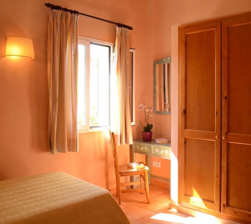 Villas Las Golondrinas Cala'N Bosch (Menorca) Exterior foto